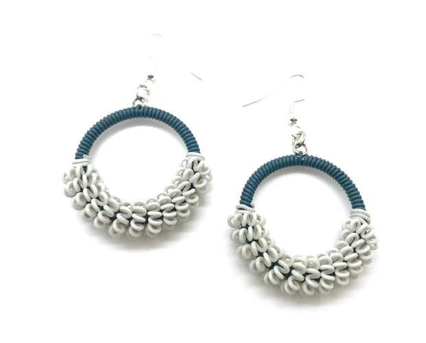 Telephone Wire Earring Round